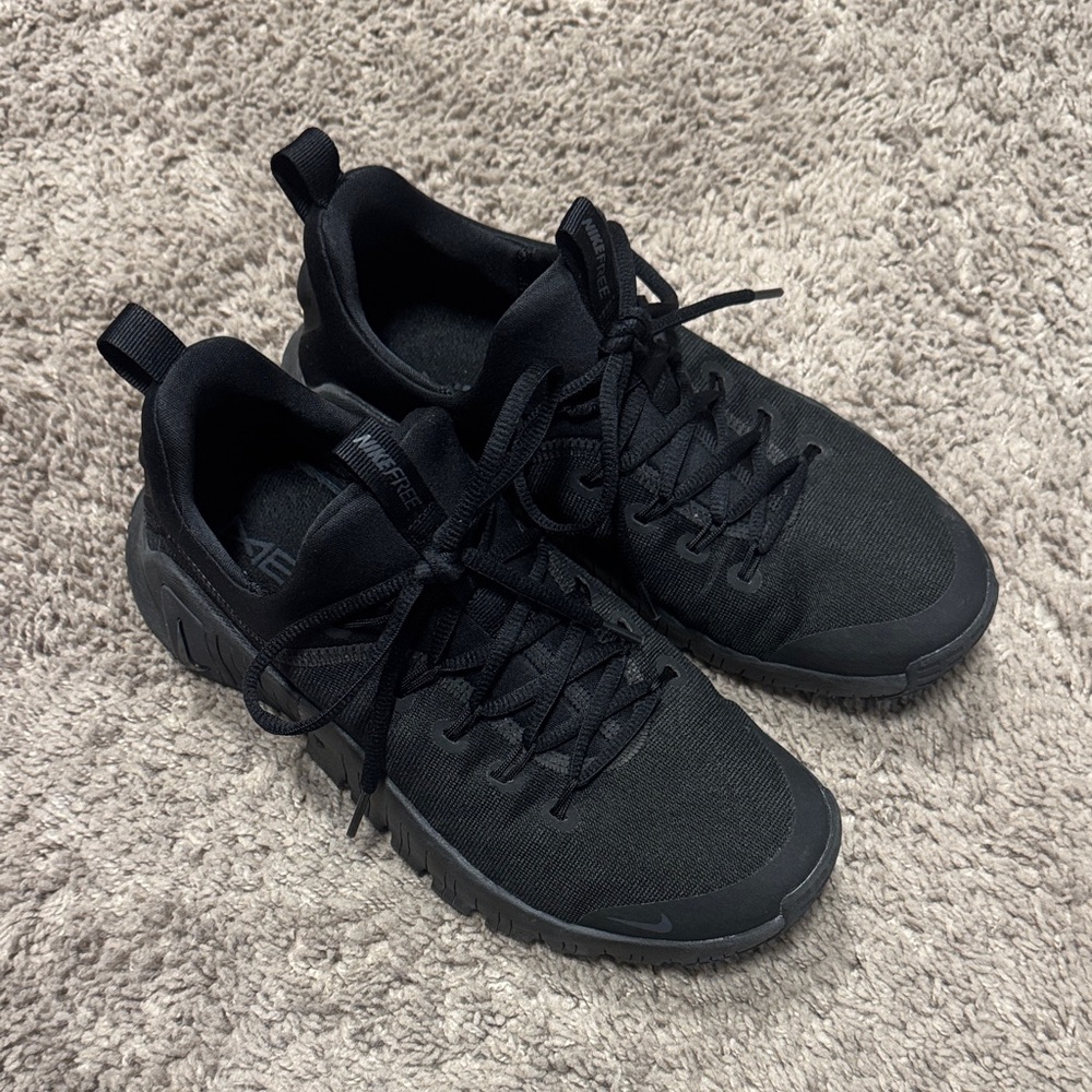 Nike Women’s Black Sneakers